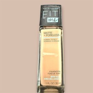 Maybelline Fit Me Matte + Poreless Liquid Foundation 120 Classic Ivory